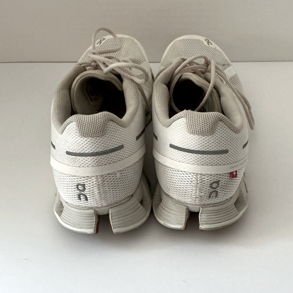 Women’s On Cloud Sneakers in White Sand Sz 8.5 - Picture 3 of 9